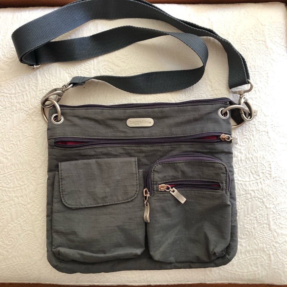 Baggallini Modern Everywhere bag